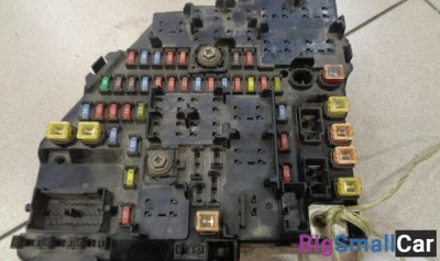 Блок предохранителей подкапотный от Cadillac STS 2005-2011 - купить Саперке