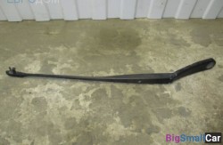 Щеткодержатель прав. (61 Общее э/оборудование автомобиля) 61617182594