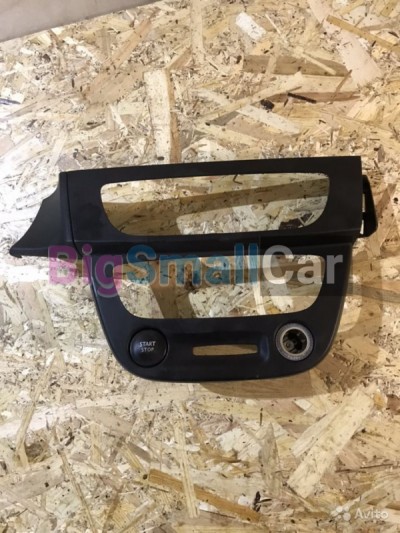 Рамка магнитолы Renault fluence