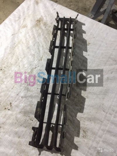 Решетка Переднего бампера Renault Megane 2 рено ме - купить Саперке